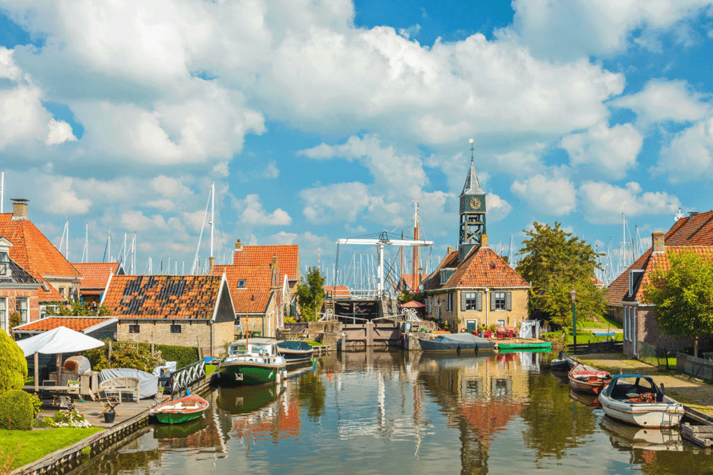 De mooiste vaarroutes in Nederland: Zomerse zwerftochten vol plezier en prachtige panorama's